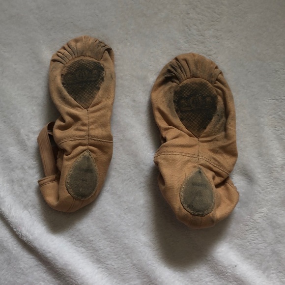 Tan ballet shoes - Picture 3 of 4